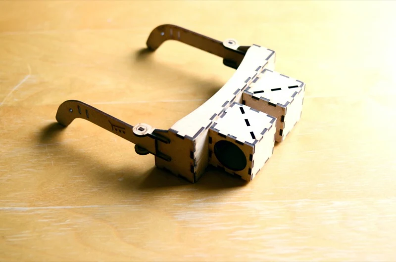 Different Eyes wearable object